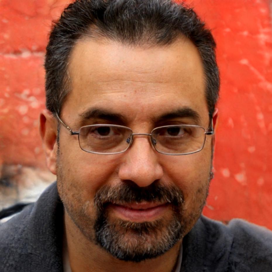 Arjuna Wicaksono - Lead Instructor dengan pengalaman 15 tahun di investment banking